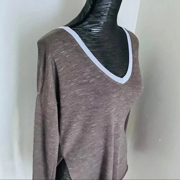 ARITZIA WILFRED LONG TAUPE V NECK  SWEATER SIZE SMALL - Picture 7 of 9